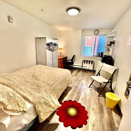 Micro Studio Apartment 10 Minutes Walk To University Of Washington Seattle Exterior foto